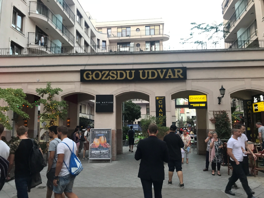 Gozsdu udvar 1